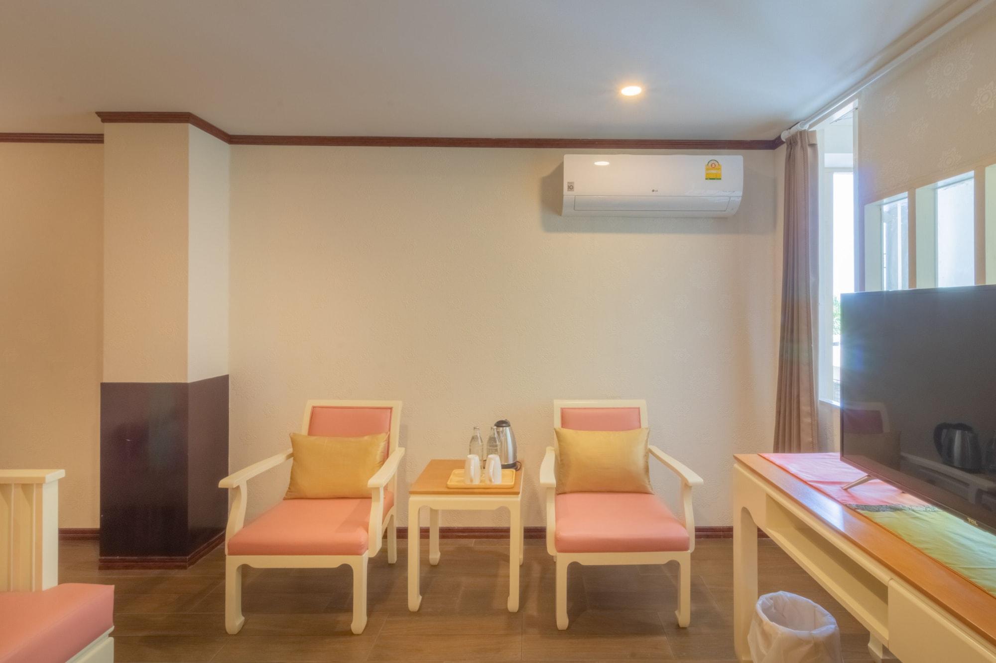 בנגקוק J&Y Hotel Latphrao 35 מראה חיצוני תמונה