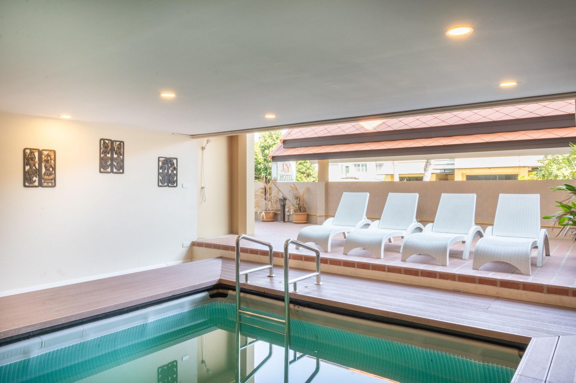 בנגקוק J&Y Hotel Latphrao 35 מראה חיצוני תמונה